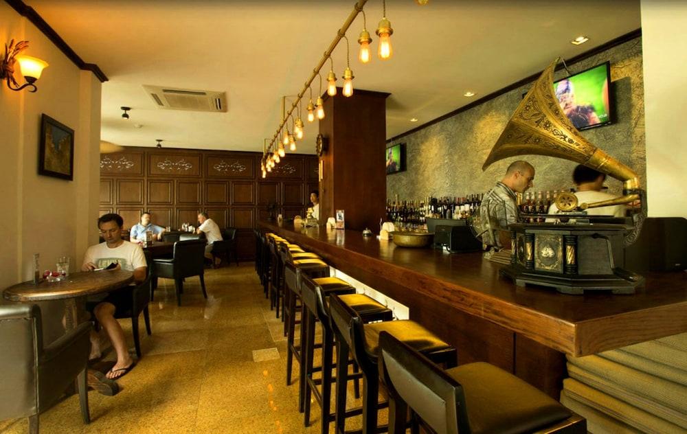 Chu Hotel Da Nang Buitenkant foto